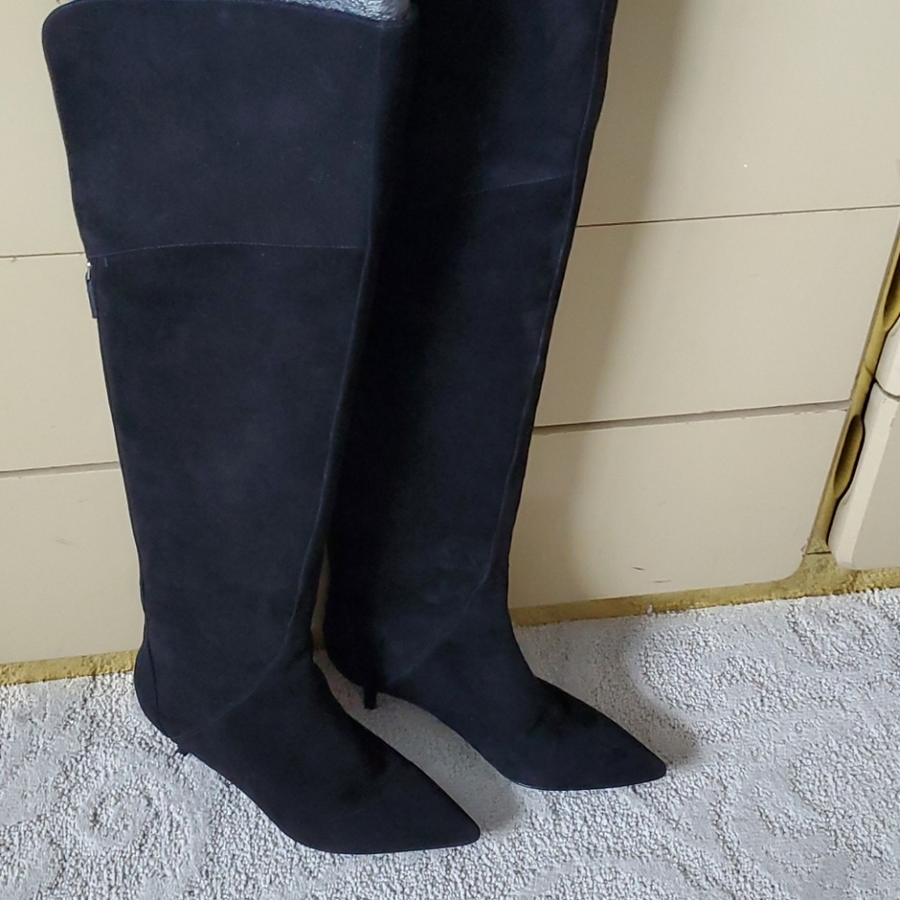 Boots - Picture 2 of 4